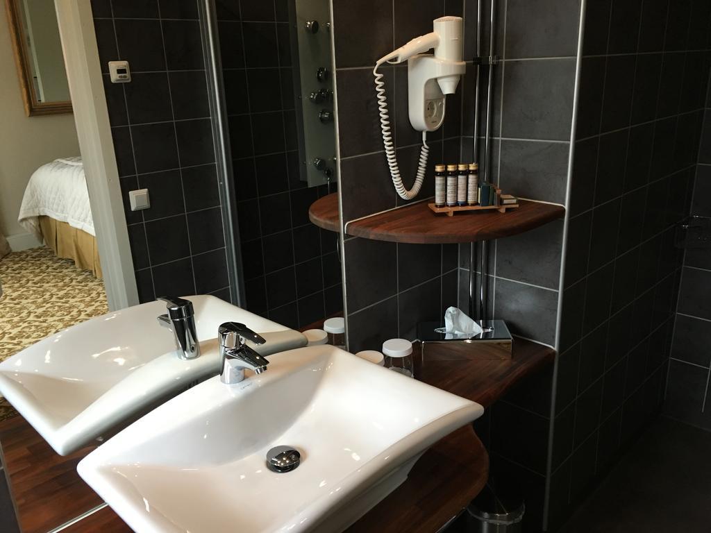 Sockerslottet Hotell Kristinehamn Exterior foto